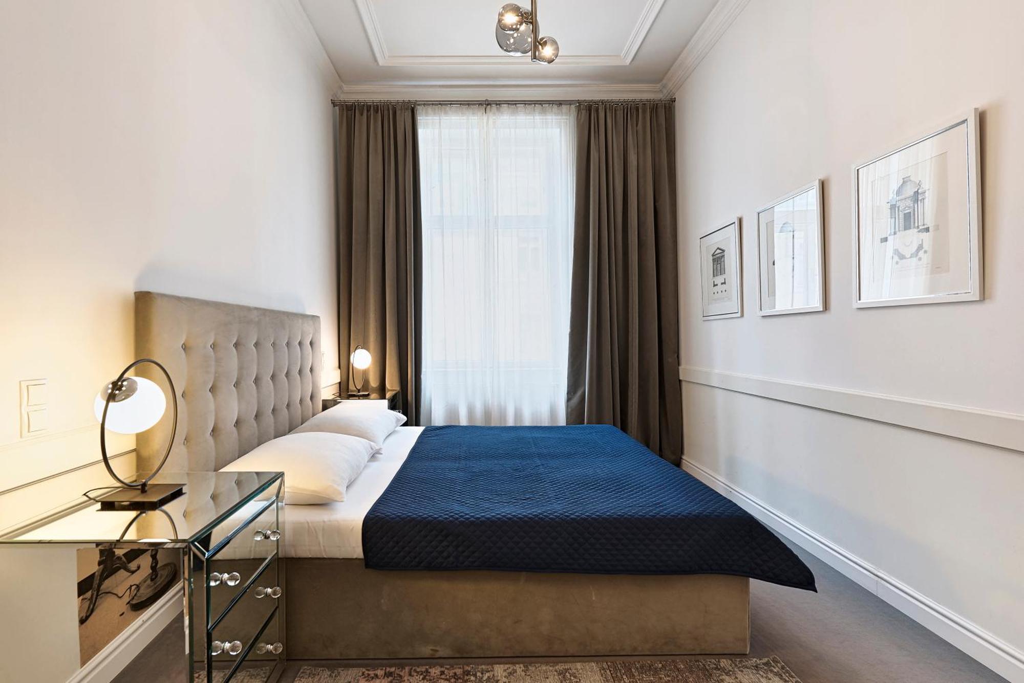 Apartment 6 *