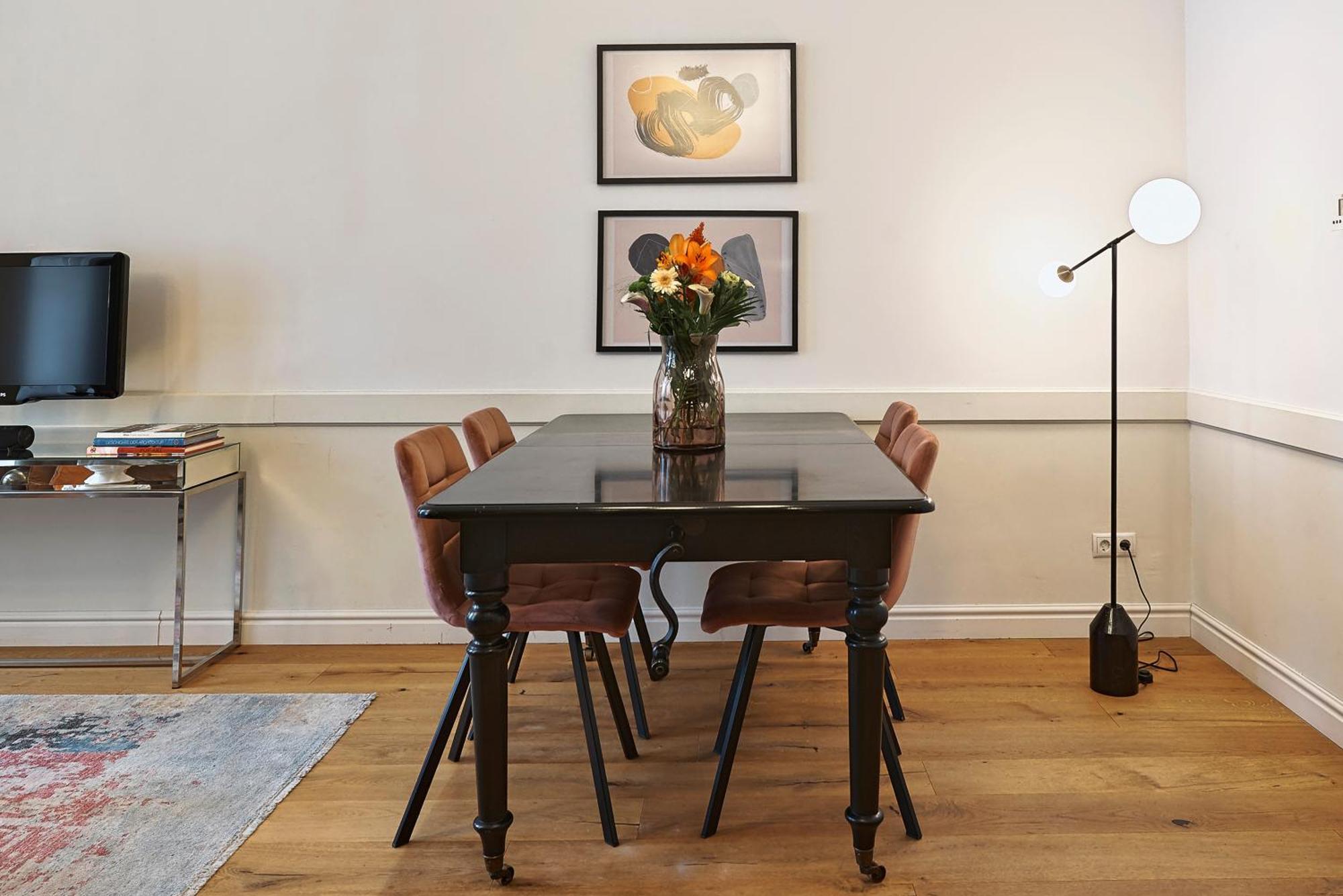 Apartment 6 *